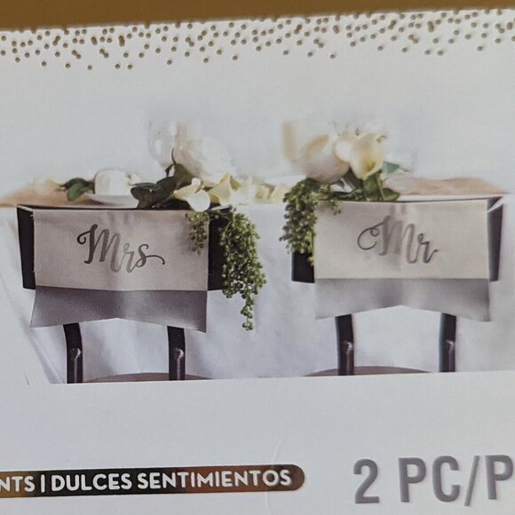 NWT Rustic Celebrate It 'Mr Mrs' Chair Signs Farmhouse Wedding Reception Party - Picture 2 of 7